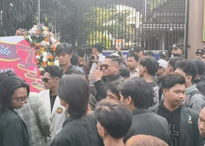 Geruduk Kejati Jatim, BEM Nusantara Desak Febri Ardiansyah Ditangkap dan Diadili