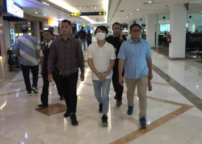 BREAKING NEWS: Ivan Sugianto Dijemput di Bandara Internasional Juanda