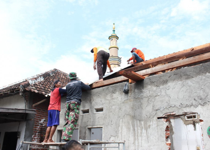 TMMD Ke-126 Perbaiki Rumah Warga Desa Kedondong, Wujud Nyata Kepedulian TNI