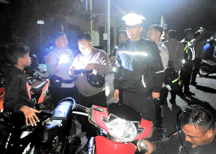 Patroli di JLT, Satlantas Polres Lumajang Tindak Ratusan Motor