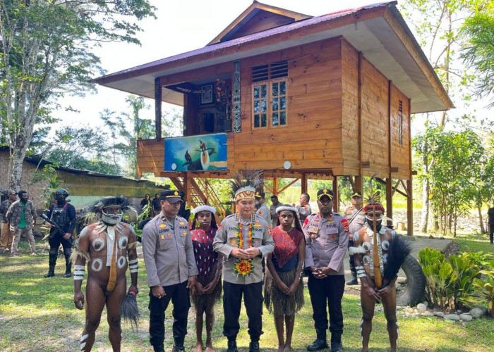 Astamaops Kapolri Kunjungi Anak-Anak Papua, Kobarkan Semangat Belajar dan Berkarya