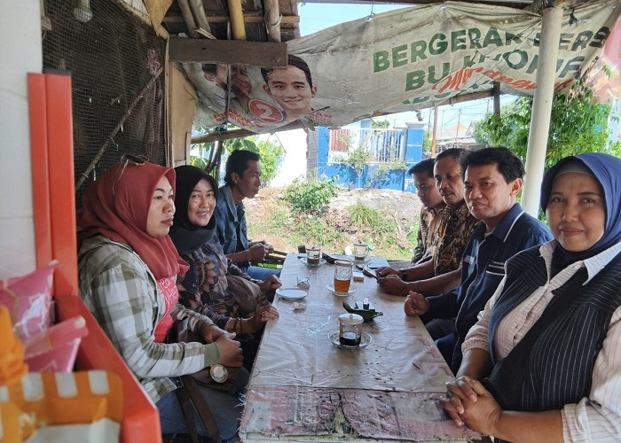 Kades Rojopolo Lumajang Blusukan ke Warung Kopi untuk Maksimalkan Pelayanan Warga
