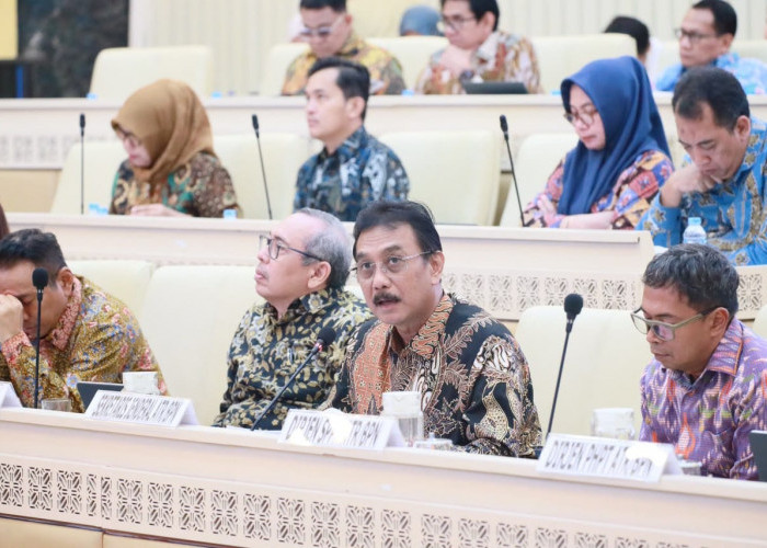 RDP dengan Komisi II DPR, Sekjen ATR/BPN Laporkan Capaian Implementasi Tujuh Layanan Prioritas
