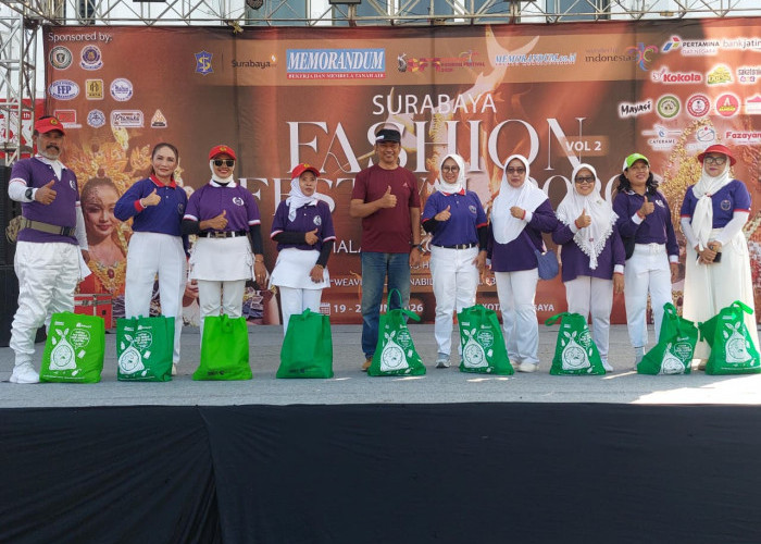 Tampil Cemerlang, Peserta Senam Bio Energi Medical Chi Kung Terima Bingkisan di Surabaya Fashion Festival 2026
