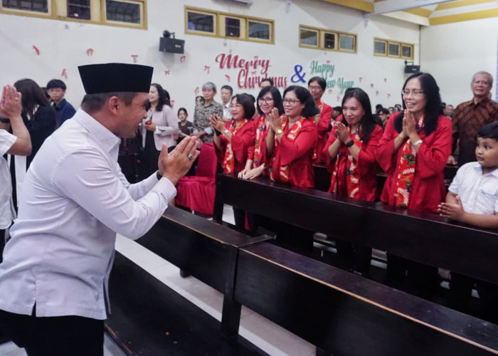 Wali Kota Mas Adi Tinjau Perayaan Natal, Pastikan Ibadah Berjalan Aman dan Kondusif