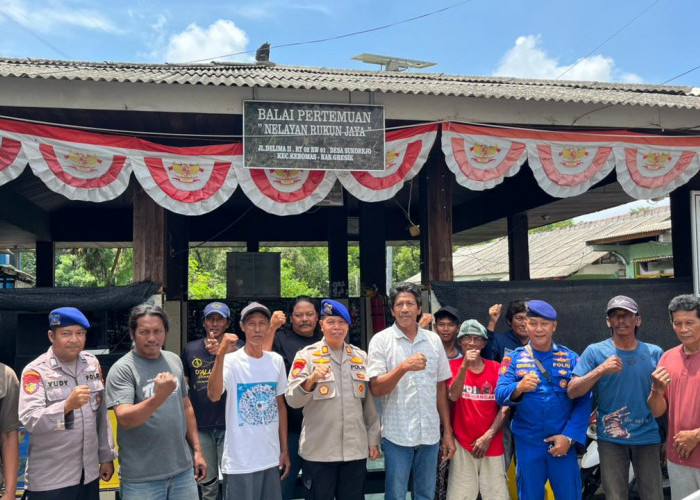 Sambang Nelayan, Satpolairud Polres Gresik Perkuat Sinergi Jaga Laut