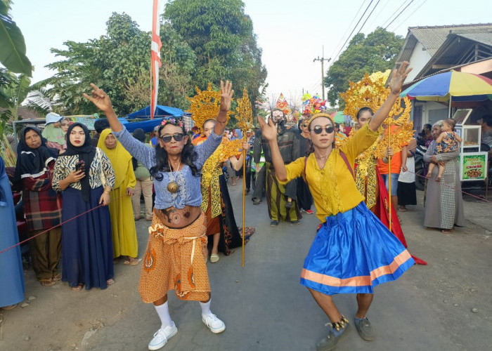 Pemdes Karanglo Kunir Gelar Pawai Karnaval Memperingati HUT RI ke-79 Sekaligus Selamatan Desa 