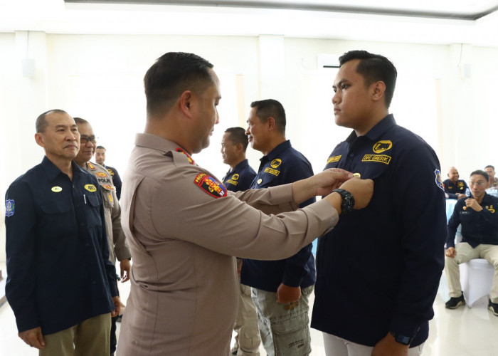 Perkuat Sinergitas Jaga Kamtibmas, Kapolres Gresik Lantik Pengurus APSI