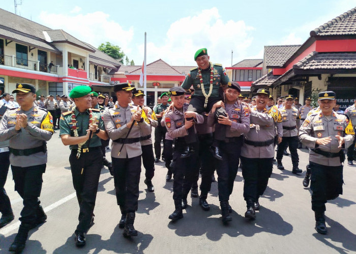 Polres Jember Gelar Tradisi Apel Pelepasan dan Penyambutan Komandan Kodim 0824