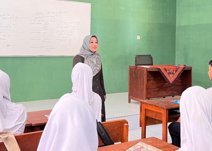 Kawal RSBT SMAN 1 Kapongan, Zeiniye  Komitmen Cetak Generasi Unggul di Situbondo 
