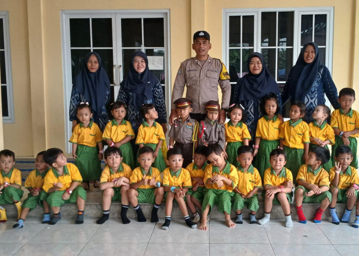 Tanamkan Budaya Tertib Sejak Dini, Bhabinkamtibmas Lidah Kulon Jadi Magnet Siswa PAUD Kenanga