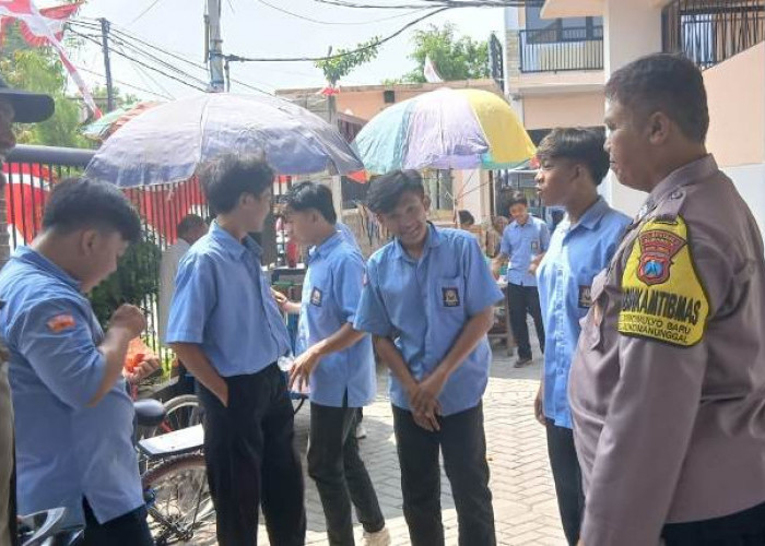 Cegah Tawuran dan Narkoba, Polsek Sukomanunggal Beri Imbauan di SMK Siang surabaya