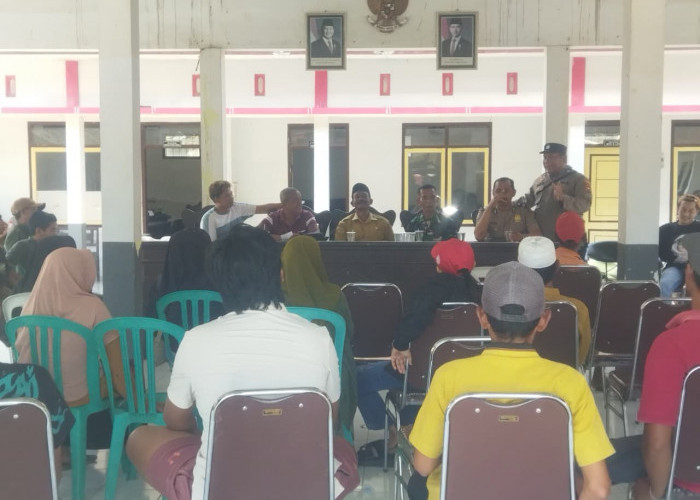 Dugaan Praktik Hukum Transaksional Meledak di Jember, Ratusan Warga Pocangan Kepung Balai Desa
