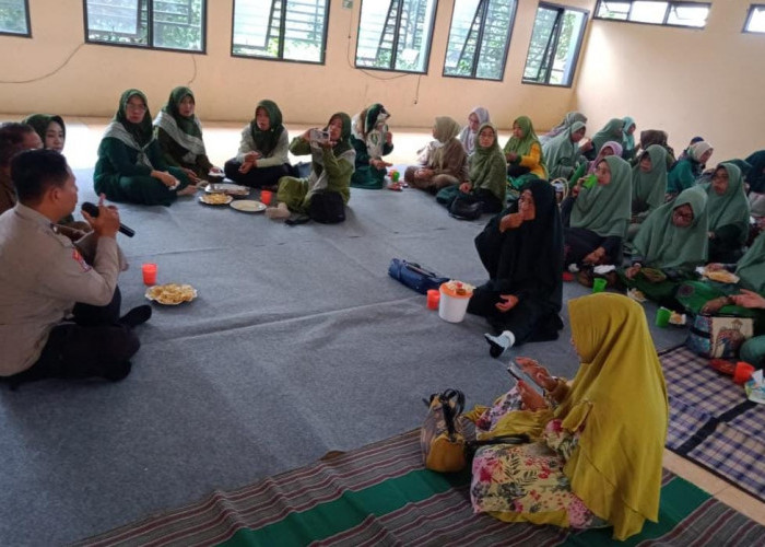 Dekati Ibu-Ibu PKK, Polsek Wiyung Perkuat Keamanan Lingkungan dari Judol hingga Tawuran