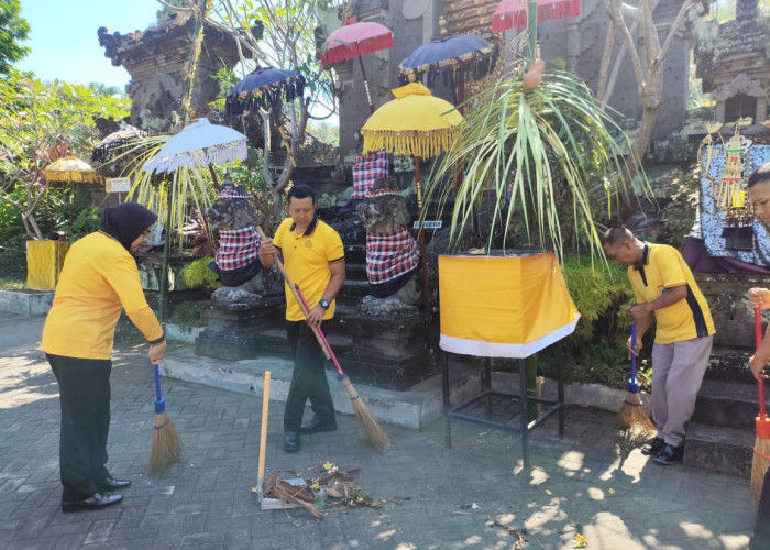 Bersihkan Rumah Ibadah, Perkuat Kebersamaan, Polres Kediri Kota Gelar Bhakti Bhayangkara
