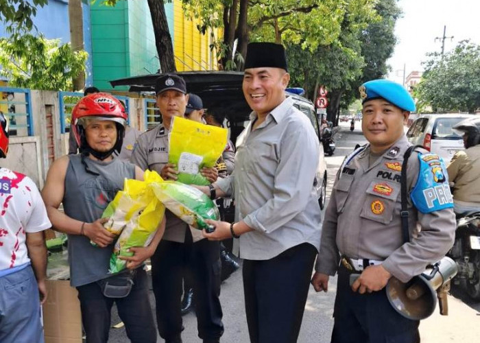 Polres Pelabuhan Tanjung Perak Gelar Operasi Pasar, Ratusan Beras SPHP Ludes Diserbu Warga Surabaya