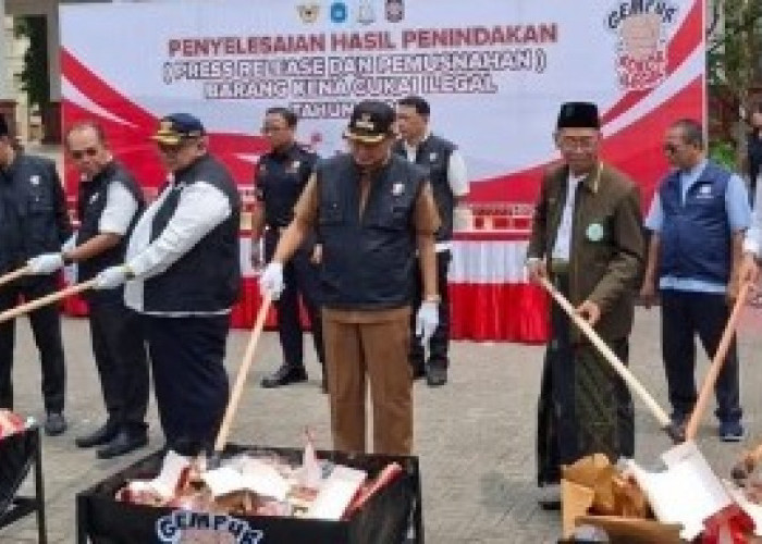 835.823 Batang Rokok Ilegal Senilai Rp1,23 Miliar Dimusnahkan di Lamongan