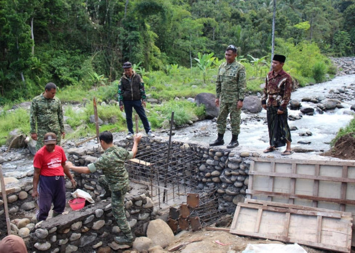 TNI dan Warga Bangun Jembatan Perintis Garuda di Jember, Hubungkan Akses yang Putus 7 Tahun