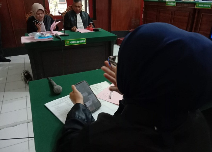 Edarkan Sabu Dituntut 6,5 Tahun, Dapat dari Napi di Lapas Ngawi