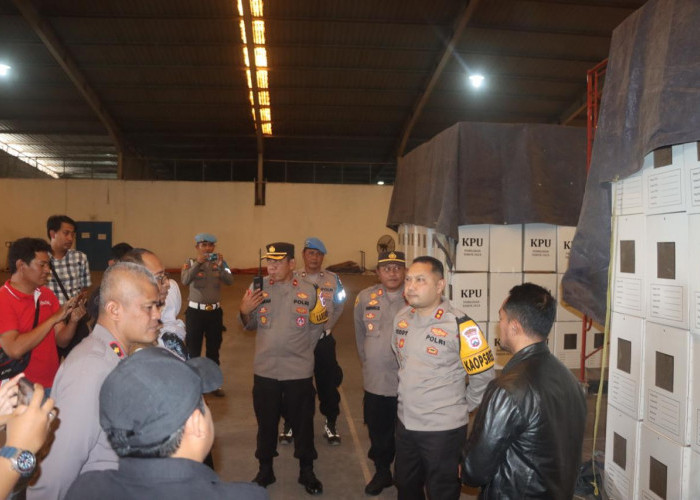 Kapolres AKBP Teddy Cek Gudang Logistik KPU