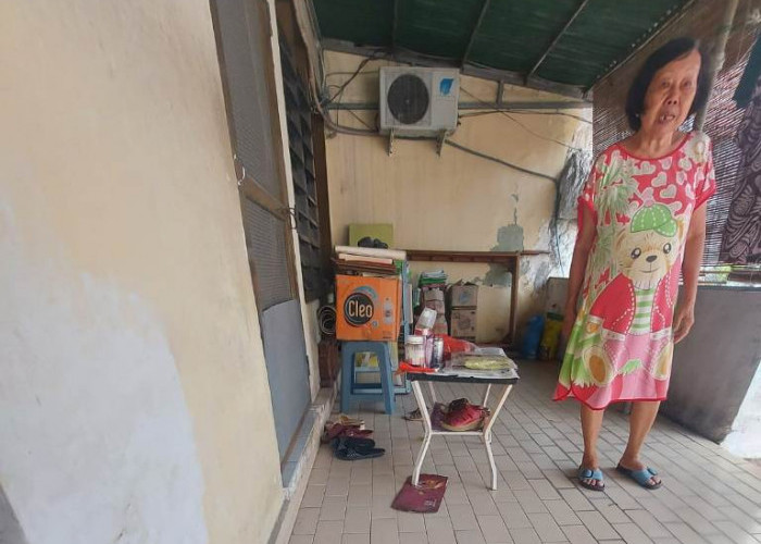 Keramik Teras Rumah Warga Bogen Berasap, Diduga Akibat Kabel Ground