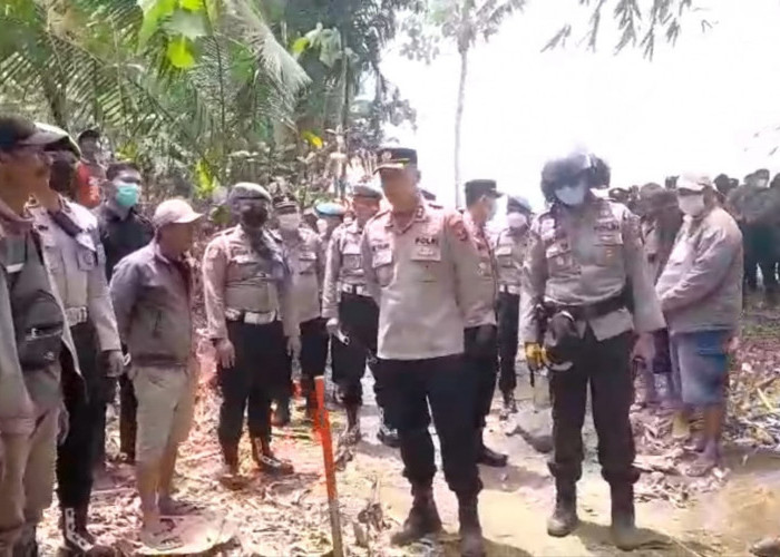 Tuntut CSR dan Lahan Plasma, Dua Pemblokade Jalan Perkebunan Lumajang Diciduk Polisi