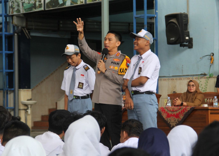 Cegah Kenakalan Remaja, Kapolres Kediri Kota Beri Pesan Penting ke Pelajar SMK PGRI 1 