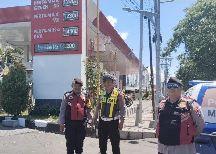 Antisipasi Gangguan Kamtibmas, Polsek Mulyorejo Intensifkan Patroli KRYD di SPBU Mulyosari