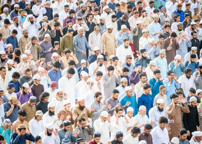 Salat Id di Lapangan vs Masjid: Mana yang Lebih Utama