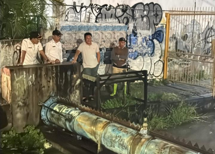 Bupati Subandi Turun Tangan Atasi Banjir di Sidoarjo Kota