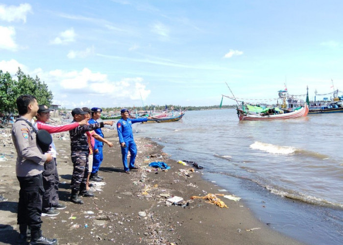 13 Nelayan Situbondo Selamat Dari Kapal Tenggelam Di Perairan Jangkar
