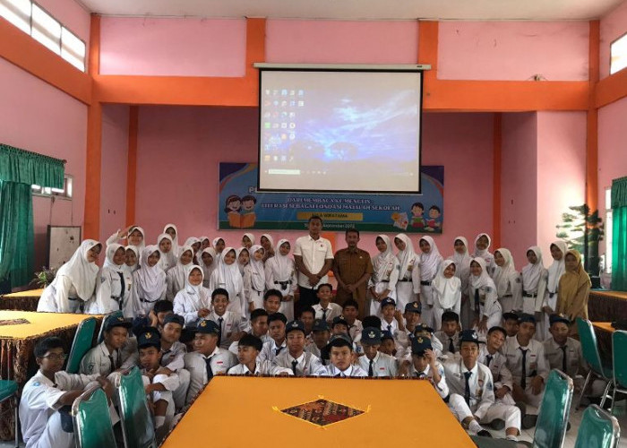 Satreskoba Polres Pasuruan Sosialisasi Bahaya Narkoba di SMPN 1 Bangil