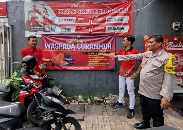 Sinergi Polsek Simokerto dan, J&T Express Pasang Spanduk Peringatan, Waspadai Curanmor di Tambak Segaran