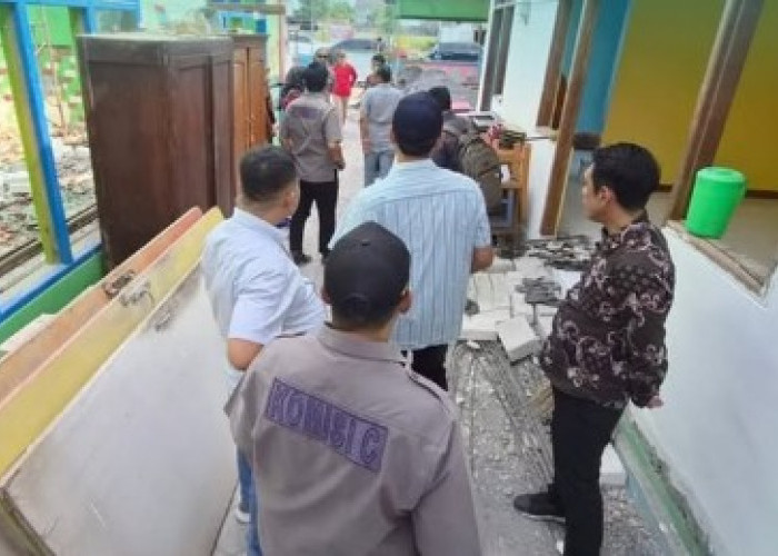 Cegah Bangunan Bermasalah, DPRD Lamongan Sidak Proyek TK Babat-Pucuk