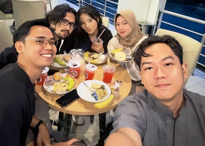 Ramadan Berkah di Unesa! Ribuan Porsi Takjil Gratis Dibagikan Setiap Hari untuk Mahasiswa dan Masyarakat Umum