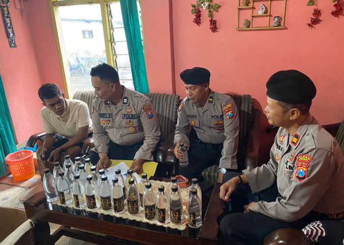 Patroli Pekat, Samapta Polres Situbondo Amankan 25 Botol Miras