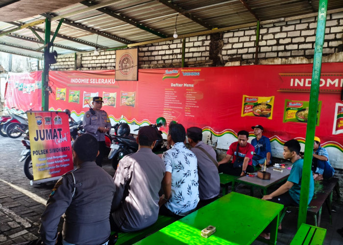 Polsek Simokerto Gelar Jumat Curhat di Warkop Sidoyoso 1, Jalin Silaturahmi dan Jaga Kamtibmas