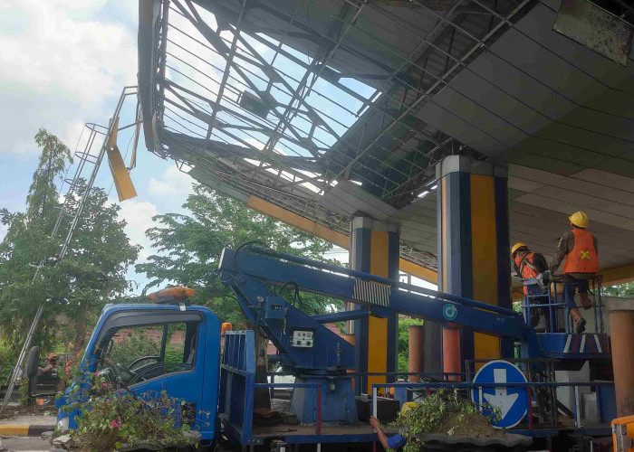 Gerbang Entrance Tol Banyu Urip Hampir Ambruk, Exit Tol Ditutup