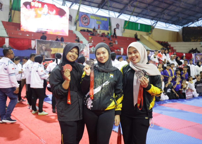 Polwan Sidoarjo Raih Juara 2 dan 3 Karate Piala Panglima TNI