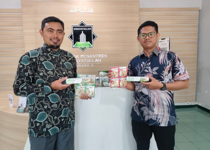Menelisik UMKM Pesantren di Surabaya: Dari Kamar Mandi Santri Tercipta Pasta Gigi Siwak Halal
