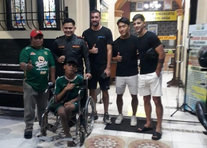 Tiga Pemain Asing Persebaya Surabaya Wujudkan Impian Bonek Disabilitas