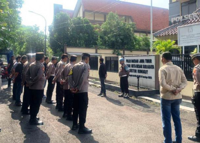 Kanit Reskrim Polsek Rungkut Tekankan Disiplin dan Kesiapsiagaan Anggota Hadapi Musim Penghujan di Surabaya