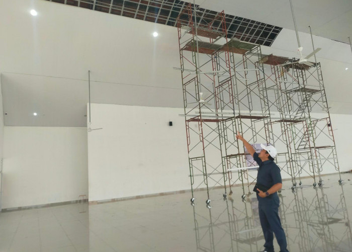Plafon Ambrol dan Keramik Retak, Gedung Sekolah Rakyat Jombang Diaudit dan Serah Terima Ditunda