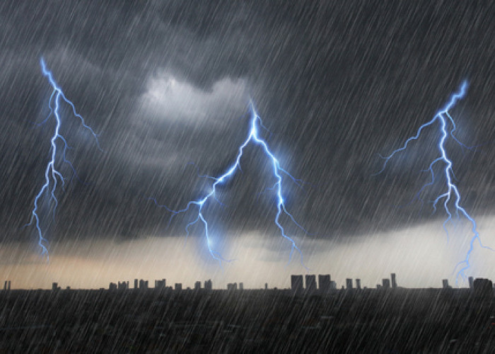 Dua Wilayah di Jatim Waspada Hujan Disertai Petir pada Kamis 9 April 2026