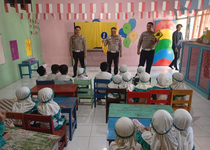 Lewat Cerita dan Tawa, Satlantas Polres Jember Tanamkan Tertib Lalu Lintas Sejak Dini
