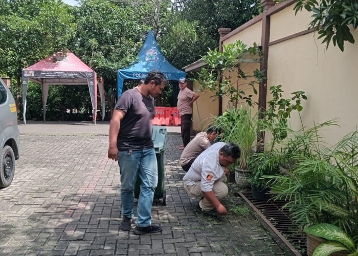 Wujudkan Lingkungan Kerja Bersih, Polsek Rungkut Gelar Gerakan 'Polri Asri'
