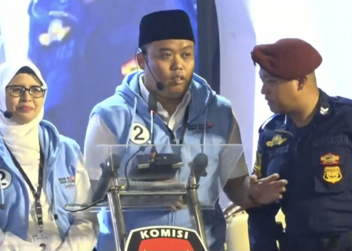 Perihal Contekan, Debat Kedua Pilkada Blitar Berakhir Ricuh