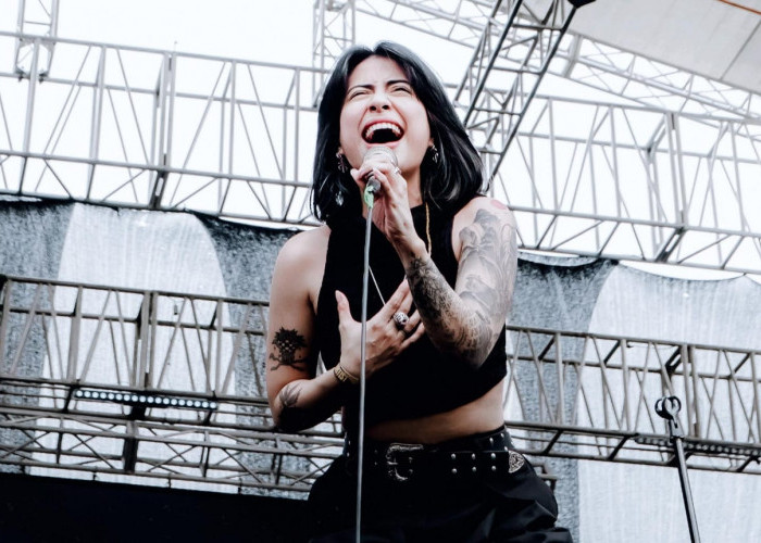 Cerita Zevana Arga Vokalis StereoWall, Imbangi Karier Rock dan Peran Ibu Rumah Tangga