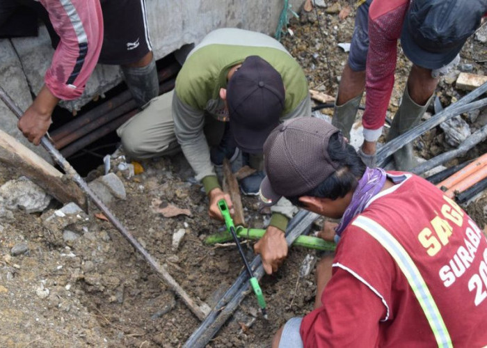 Pemkot Surabaya Tertibkan 650 Meter Kabel Utilitas Liar