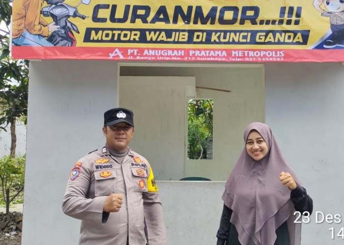 Tekan Angka Curanmor, Polsek Sawahan Pasang Banner Imbauan di Putat Jaya